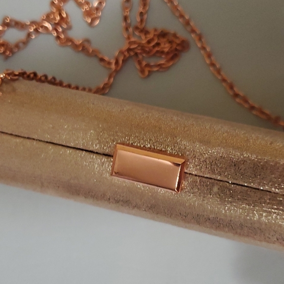 Women .pretty bag .beautiful color - Picture 4 of 7